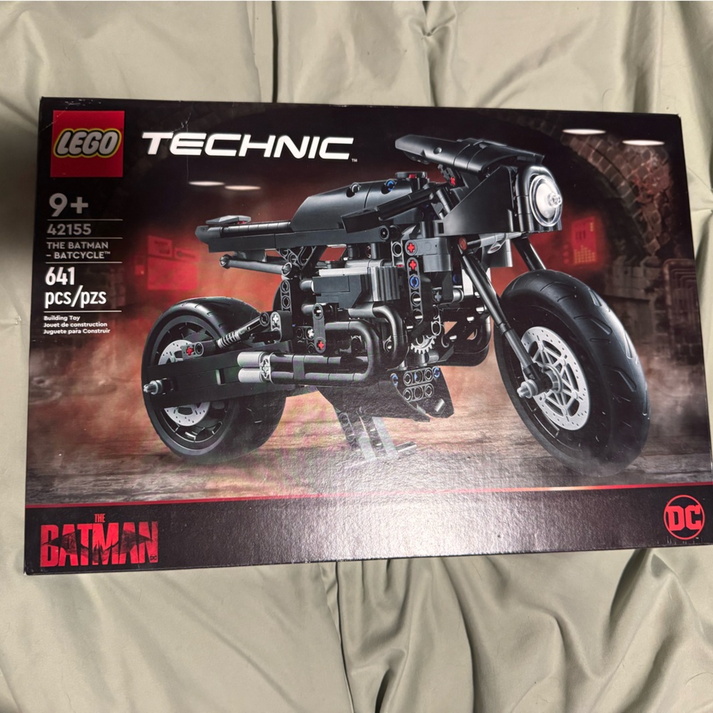 LEGO Technic DC Batman Motorcycle Set